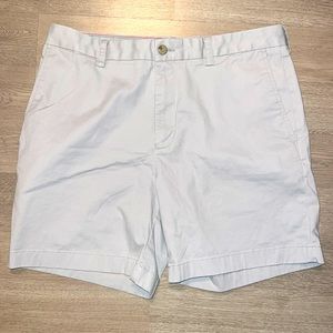 Southern Tide Khakis 7” Shorts